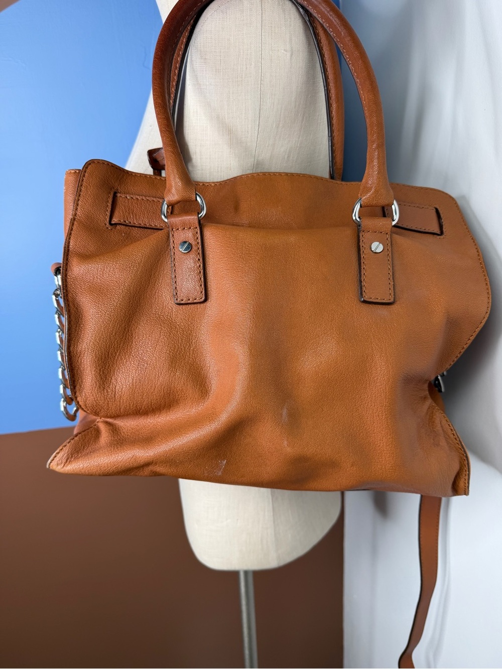 Michael Kors Tan Leather Handbag
TLC - Picture 4 of 6